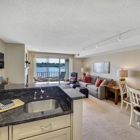 228 Edgewater Inn Charlevoix Ngoại thất bức ảnh