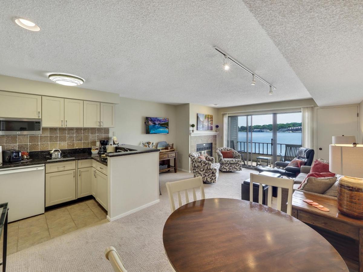 228 Edgewater Inn Charlevoix Ngoại thất bức ảnh