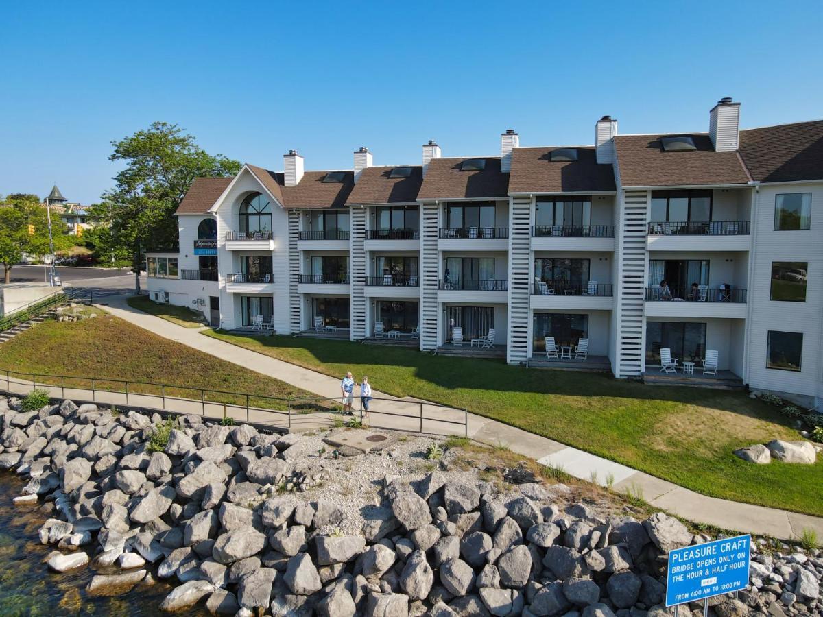 228 Edgewater Inn Charlevoix Ngoại thất bức ảnh