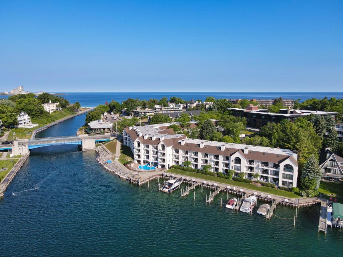 228 Edgewater Inn Charlevoix Ngoại thất bức ảnh
